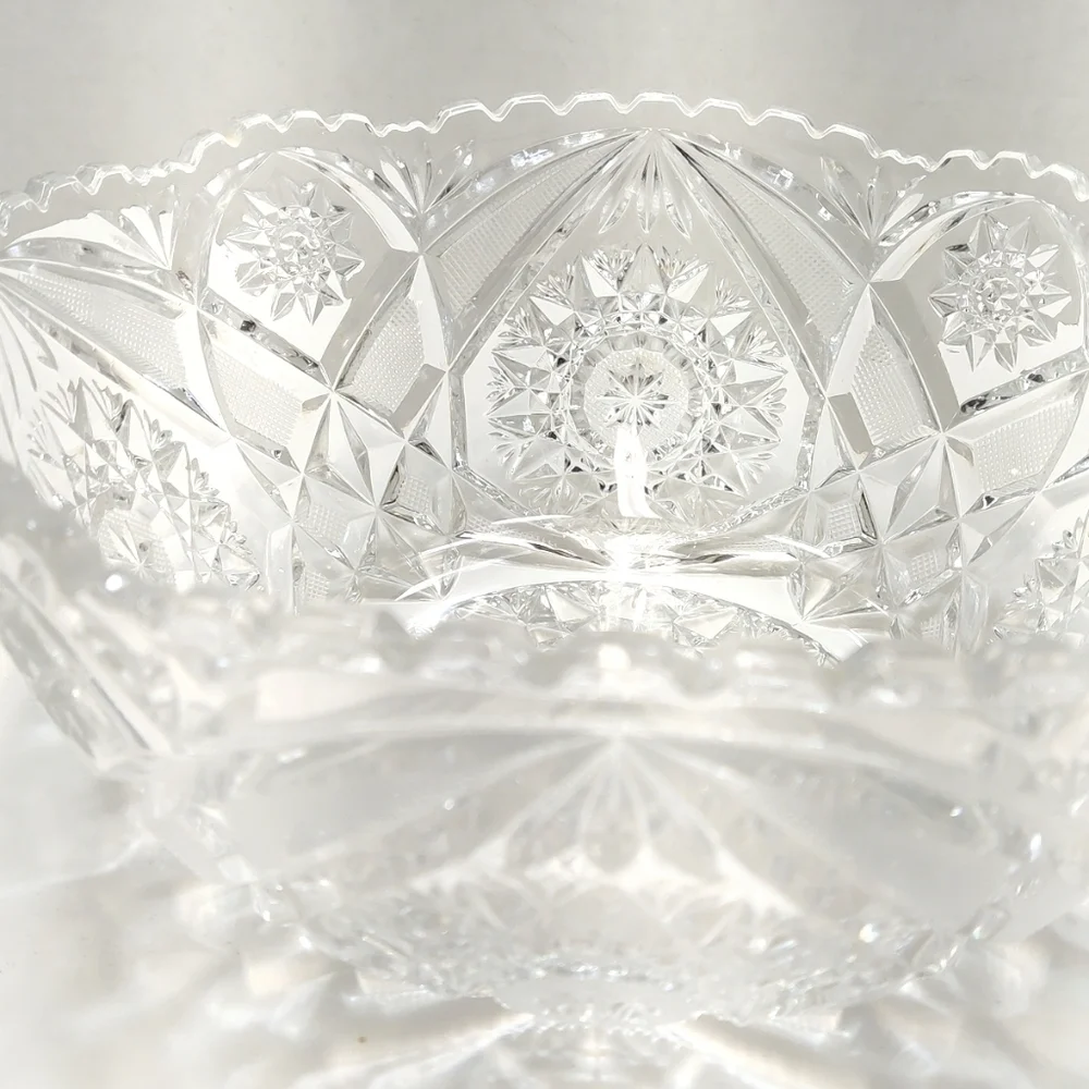 Vintage Pressed Glass Serving Bowl – Cut Glass Starburst & Diamond Pattern